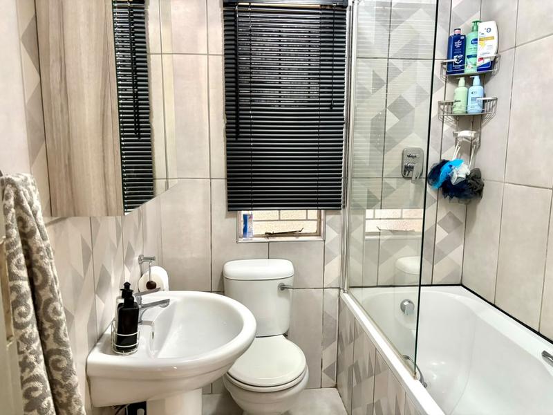 4 Bedroom Property for Sale in Pellissier Free State
